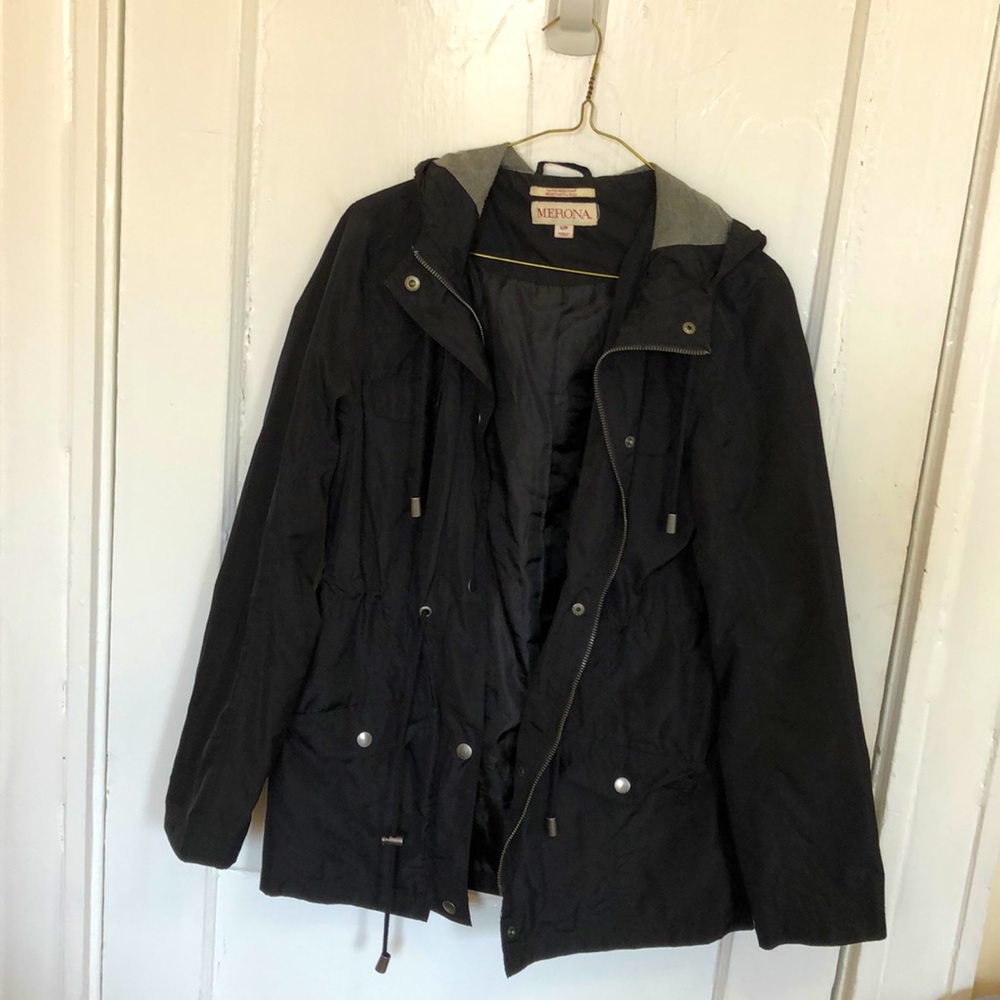 Adorable Lightweight Black Adirondack Rain Jacket!